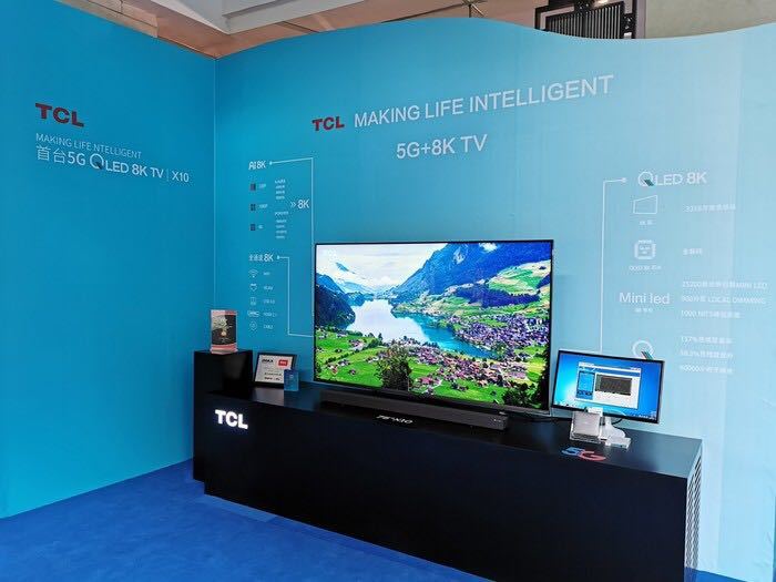 TCL展出QLED+MiniLED 8K电视