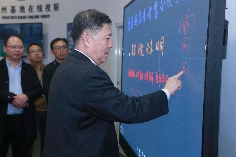 雷曼光电举行中国航天雷曼智能显示技术应用中心揭牌仪式并与航天四创签订战略伙伴合作协议