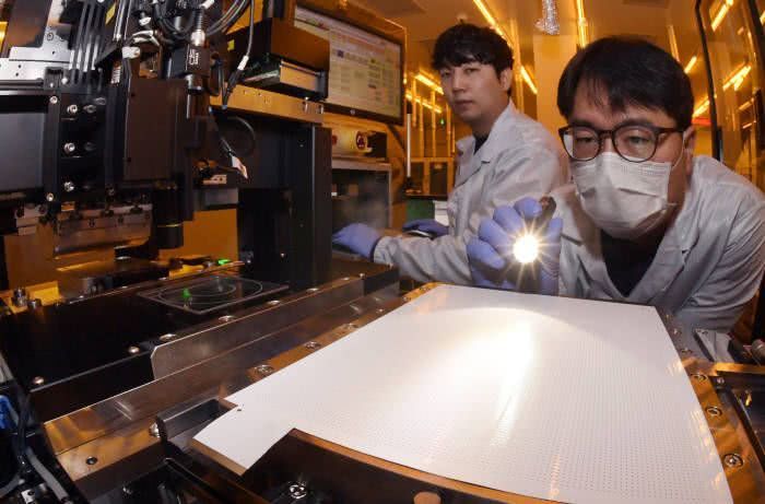 世界首个Micro LED“卷轴转移技术”尝试商用化