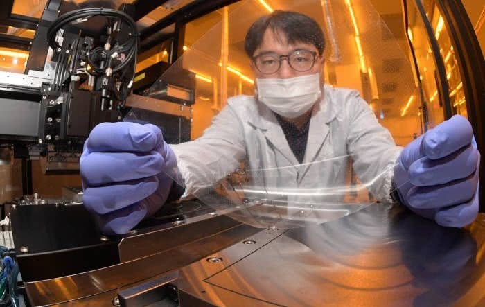 世界首个Micro LED“卷轴转移技术”尝试商用化