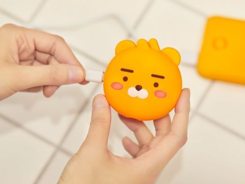 韩企Kakao Friends推出版UV LED牙刷消毒器