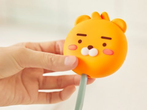 韩企Kakao Friends推出版UV LED牙刷消毒器