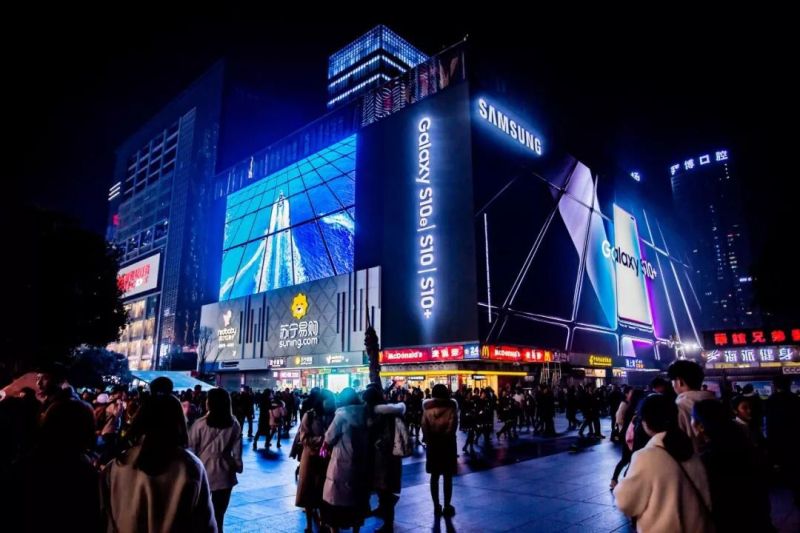 行家大数据 · 2019年度影响LED显示屏产业的重要案例