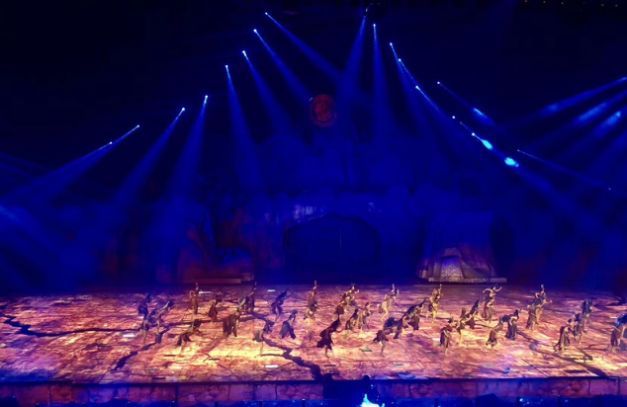 行家大数据 · 2019年度影响LED显示屏产业的重要案例