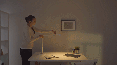 戴森又发布了一款灯，能根据人的年龄调光！？ 