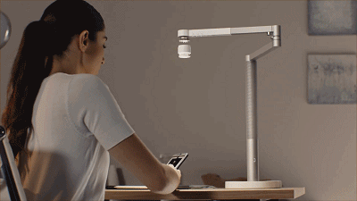 戴森又发布了一款灯，能根据人的年龄调光！？ 