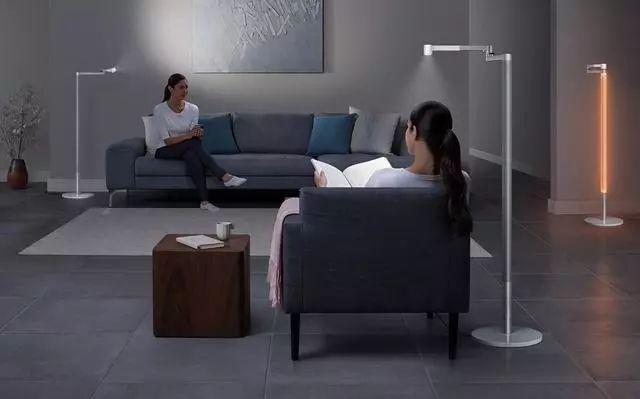 戴森又发布了一款灯，能根据人的年龄调光！？ 