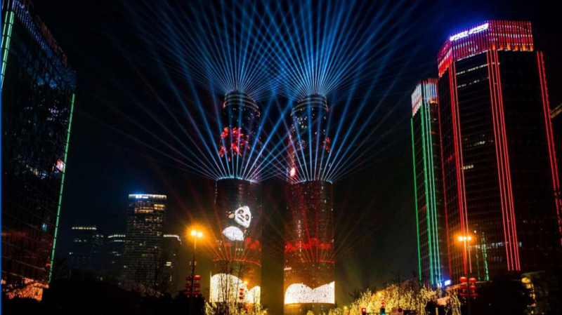 携手京东方！信达光电2727CREE灯珠打卡“成都双子塔”