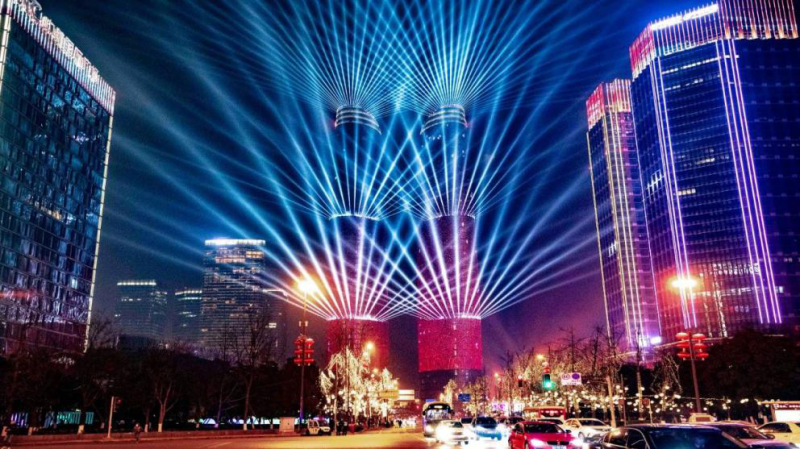 携手京东方！信达光电2727CREE灯珠打卡“成都双子塔”