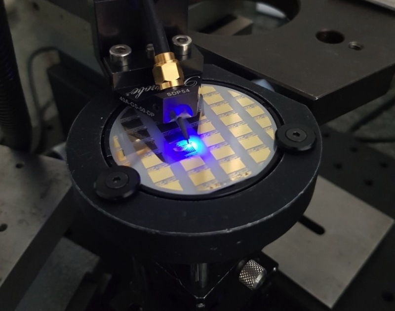 CEA-Leti用蓝色GaN MicroLED打破LiFi记录