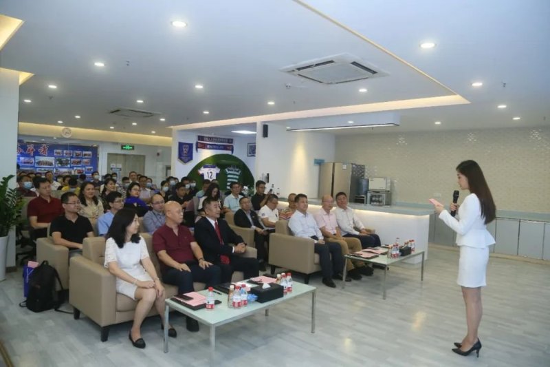 4K MicroLED屏成本降5成，雷曼像素引擎显示技术如何实现？