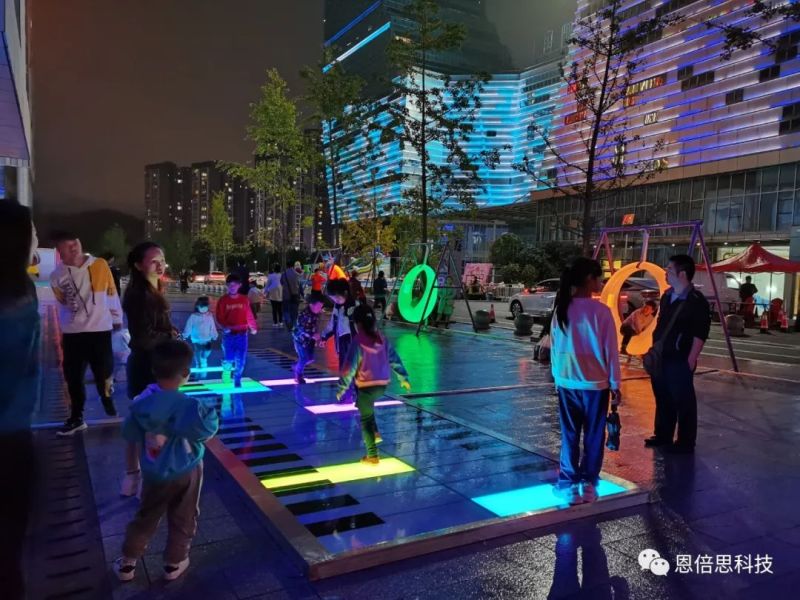 恩倍思以科技助力遵义新城 亮化绽放灯光节