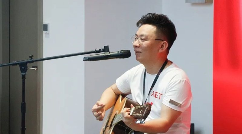 3月18日，AET“双喜临门”，“两会”并行