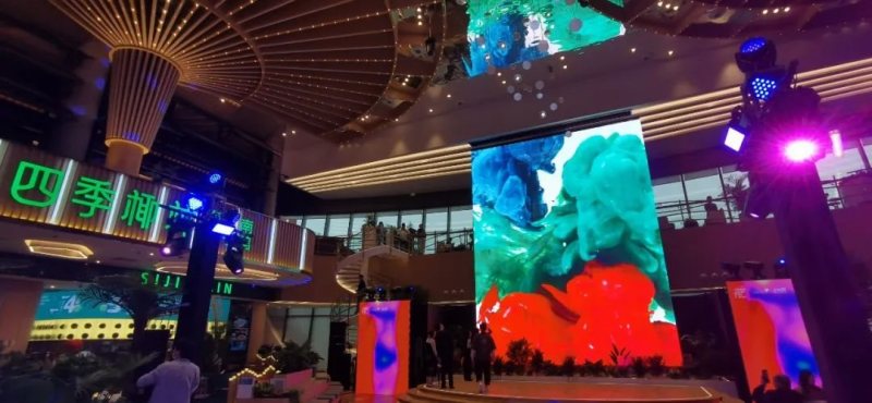 洲明透明屏×新商业综合体 | 打造有心有趣有场景的沉浸式消费环境