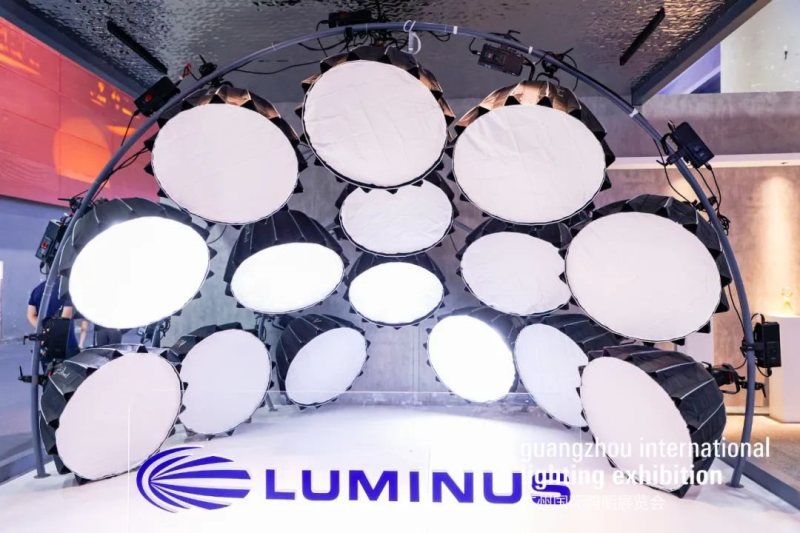 【展会特辑Ⅲ】轻巧便携、一人完成拍摄！朗明纳斯+爱图仕摄影灯席卷各大短视频平台！