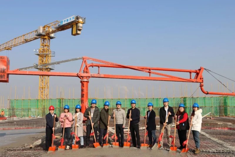 喜封金顶·共鉴未来|芯映光电项目一期工厂顺利封顶！