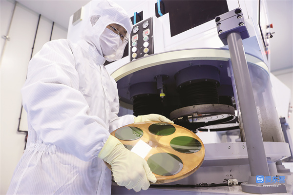 国宏中能展示碳化硅衬底片