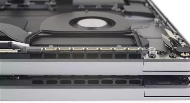 iFixit把16英寸苹果MacBook Pro全拆了：可修复性仅打1分