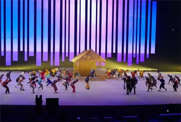 东南亚运动会开幕式，艾比森上演“极限挑战”