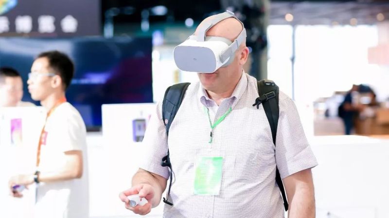 技术引领未来！UDE2020—新型显示技术展区预见未来显示